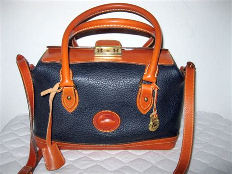 authenticate dooney & bourke bag.